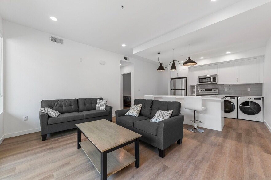 More Photos Of 4015 Richmond St, San Diego Apartments For Sale