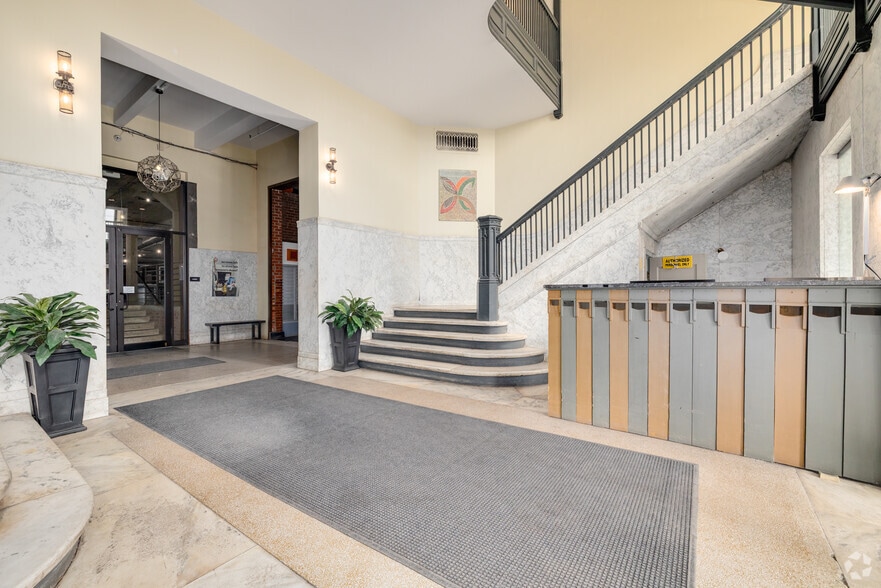 More Photos Of 220 S 47th St, Philadelphia Apartments For Lease