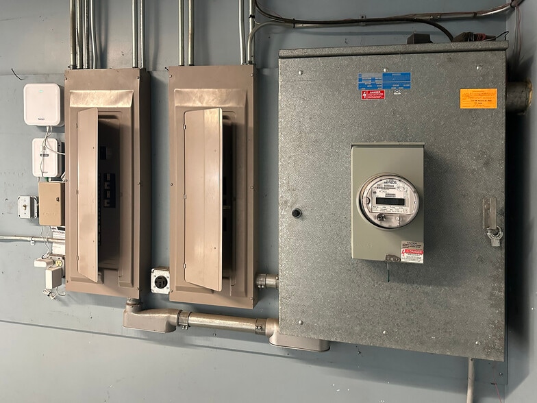 More Photos Of 2603 E 7th Ave, North Saint Paul Light Manufacturing For Sale