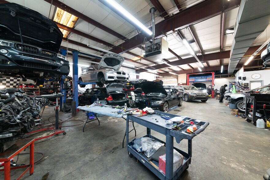 More Photos Of 803 Church St, Decatur Auto Repair For Sale