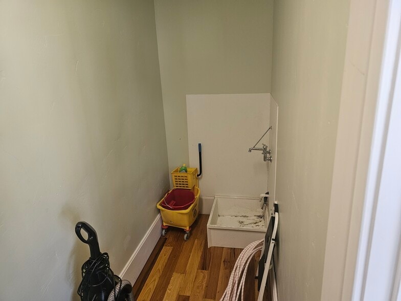 More Photos Of 2 S Main St, Coalville Loft Creative Space For Lease