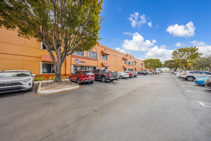 More Photos Of 3301-3389 NW 97th Ave, Miami Warehouse For Lease