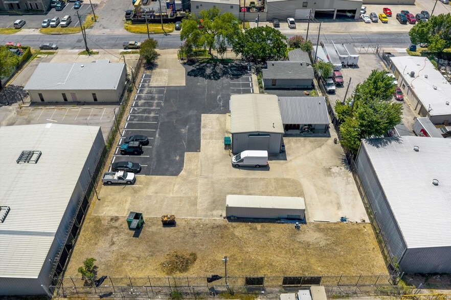 More Photos Of 2655 Myrtle Springs Ave, Dallas Light Manufacturing For Sale