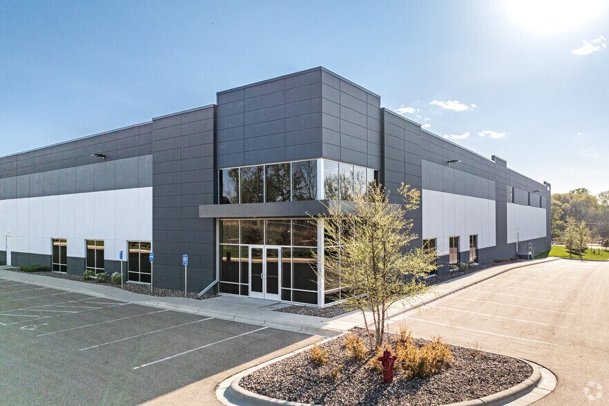 More Photos Of 4850 Constellation Dr, White Bear Township Warehouse For Lease