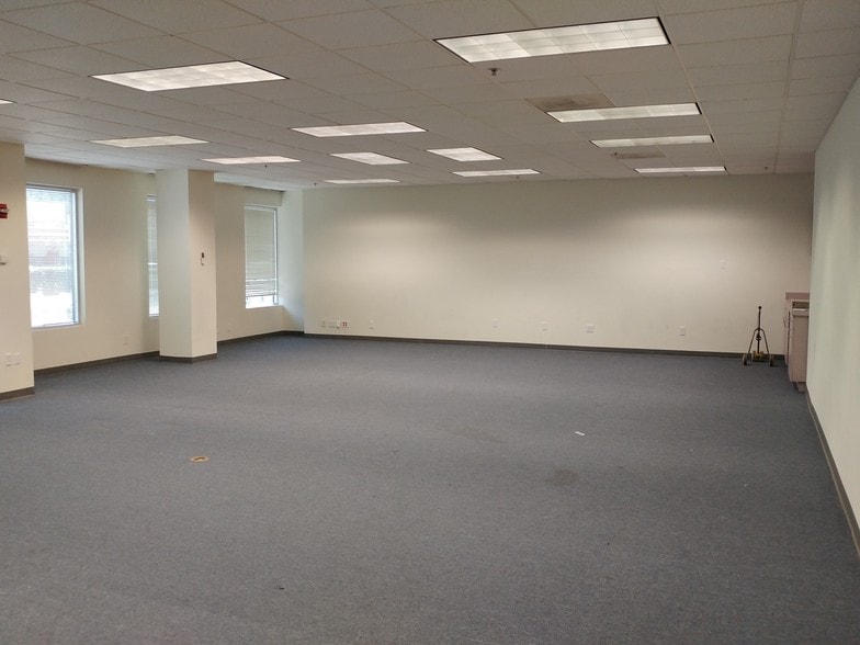 More Photos Of 2675 Winkler Ave, Fort Myers Medical For Sale