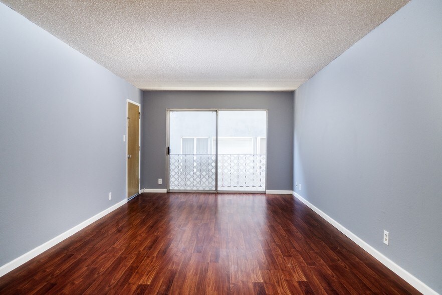 More Photos Of 220 Athol Ave, Oakland Apartments For Sale