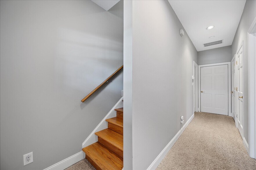 More Photos Of 110-160 Garrison Walk, Roswell Apartments For Sale