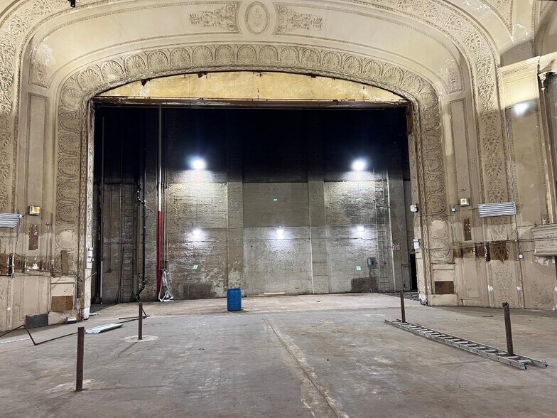 More Photos Of 11709 Hillside Ave, Richmond Hill Theater Concert Hall For Lease