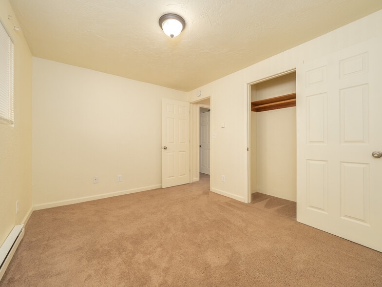 More Photos Of 1581 James St, Woodburn Multifamily For Sale