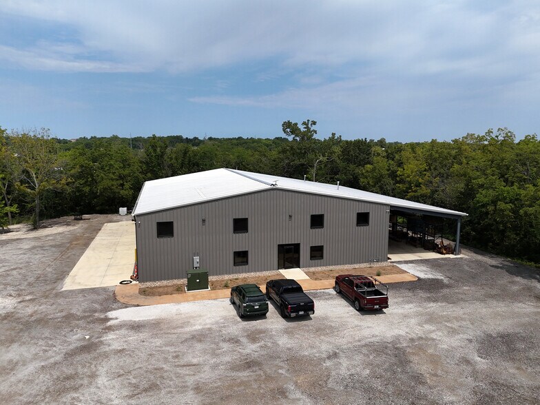 More Photos Of 955 SE AA Hwy, Blue Springs Industrial For Lease