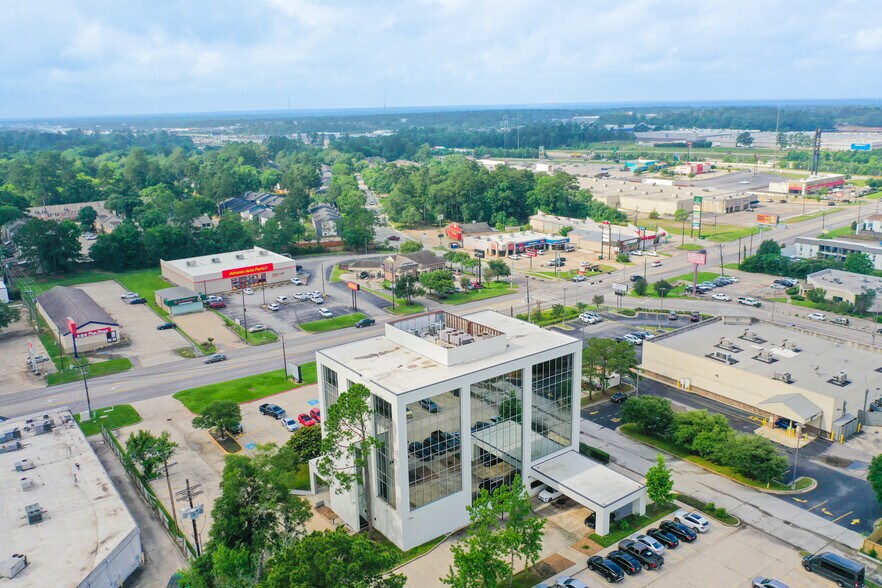 More Photos Of 1110 N Loop 336 W, Conroe Office For Lease