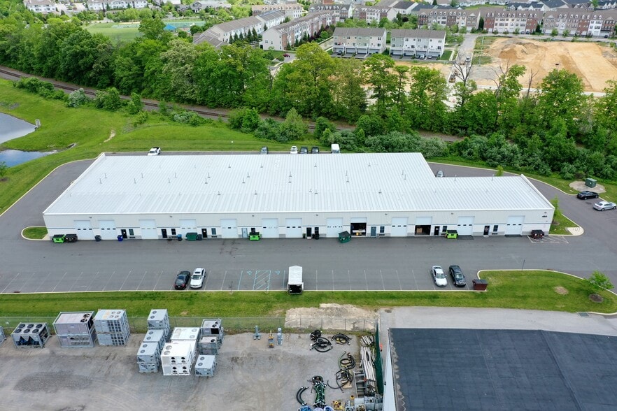 More Photos Of 400 Carson Dr, Bear Light Distribution For Lease