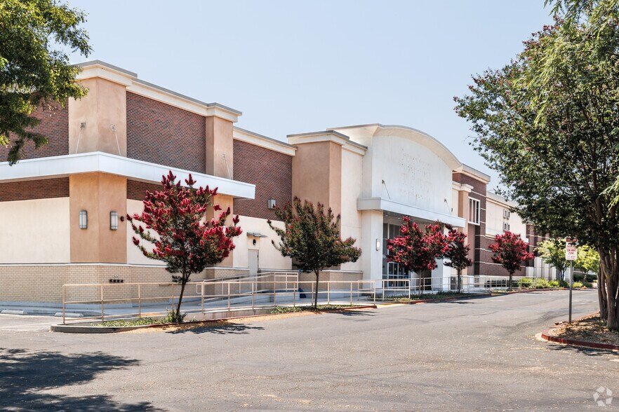 More Photos Of 22999 Savi Ranch Pky, Yorba Linda Department Store For Lease