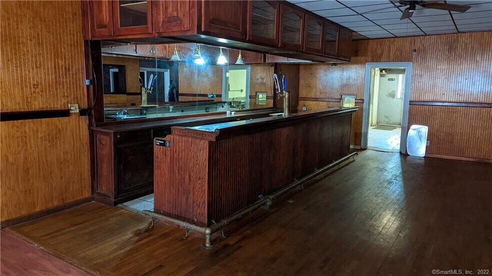 More Photos Of 50 Rappallo Ave, Middletown Storefront Retail Residential For Lease