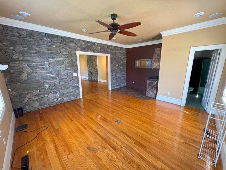 More Photos Of 308 W Poinsett St, Greer Office Residential For Sale