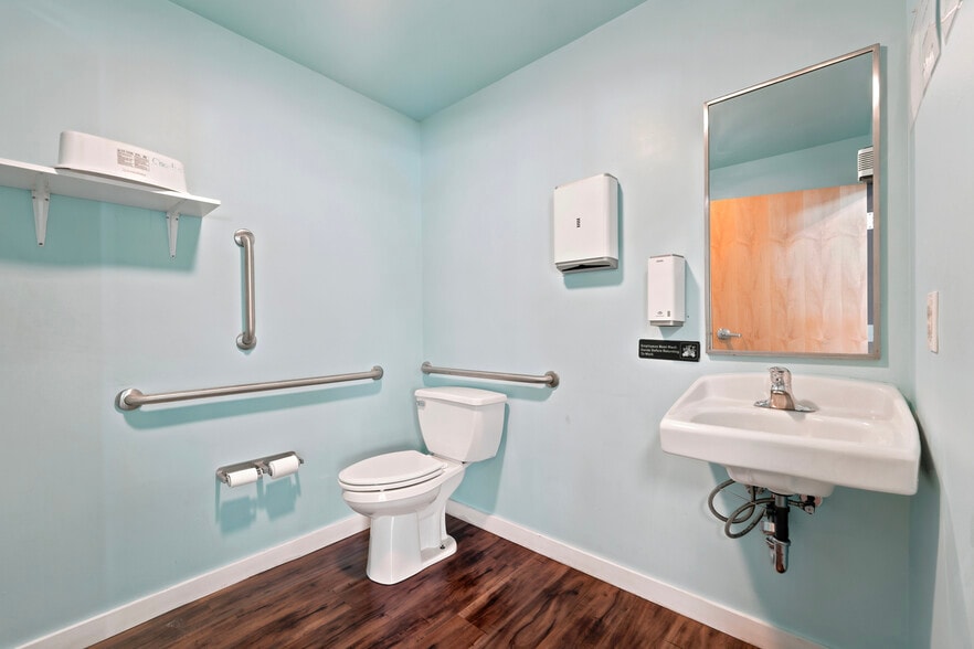 More Photos Of 512 E Girard Ave, Philadelphia Apartments For Lease