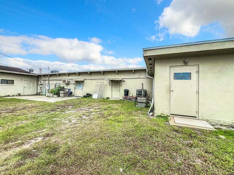 More Photos Of 2553-2565 Park Dr, Sanford Freestanding For Sale