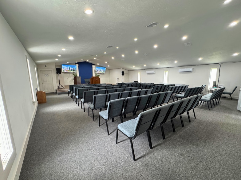More Photos Of 2428 Wavell St, Houston Religious Facility For Sale