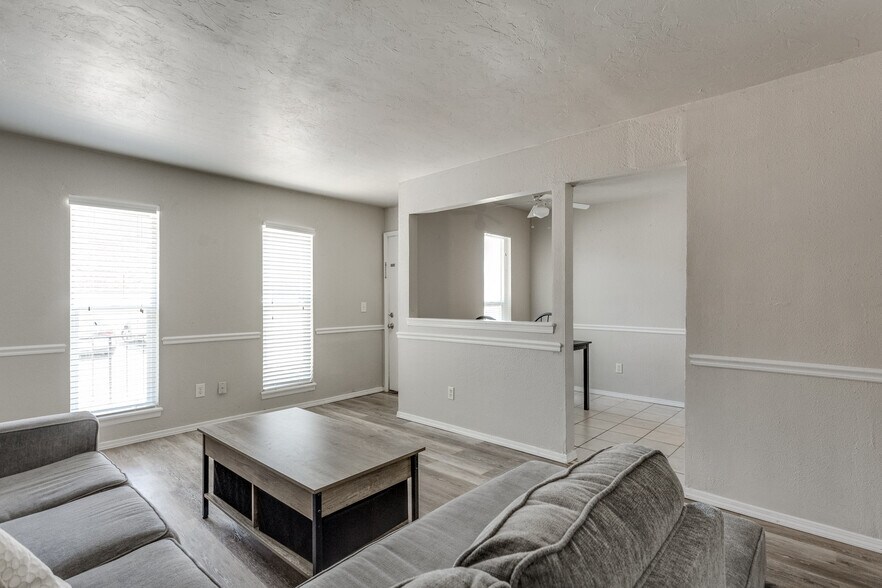 More Photos Of NW 10th St & N Classen Blvd, Oklahoma City Apartments For Sale