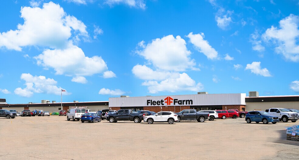 More Photos Of N96 W18200 County Line Rd, Germantown Freestanding For Sale