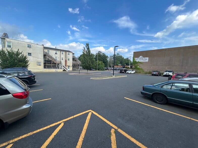 More Photos Of 785-795 Main St, Manchester Storefront Retail Residential For Lease