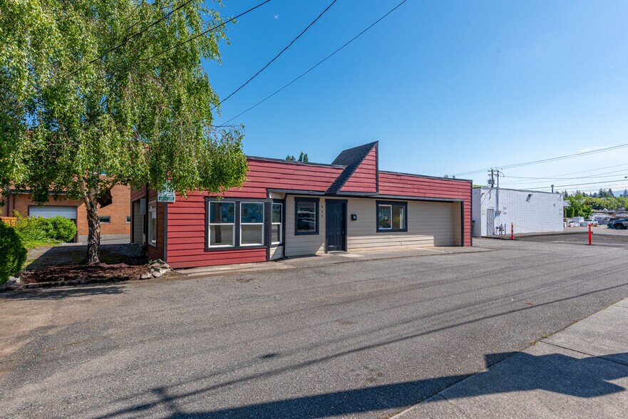 Primary Photo Of 915 McLean Rd, Mount Vernon Freestanding For Sale