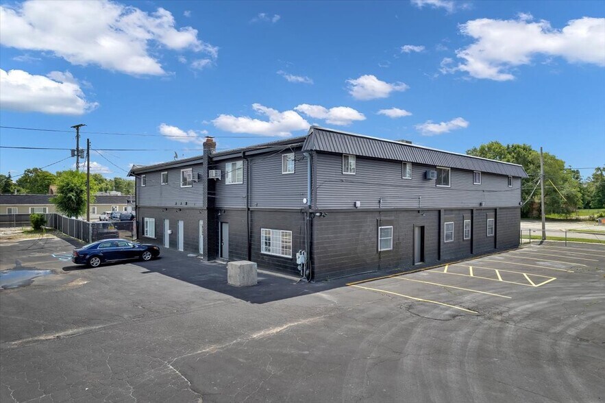 More Photos Of 548 Shattuck Rd, Saginaw Apartments For Sale