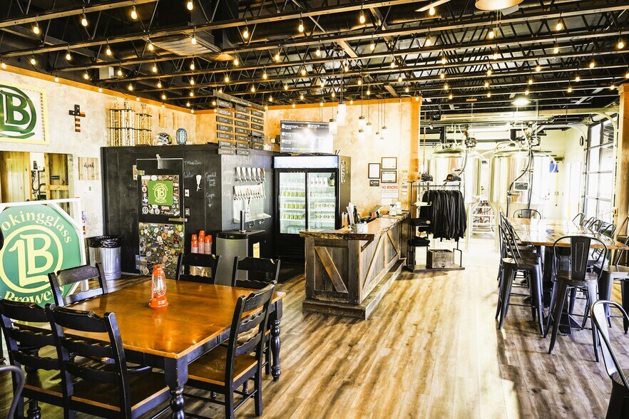 More Photos Of 192 Main St, Winston Bar For Sale