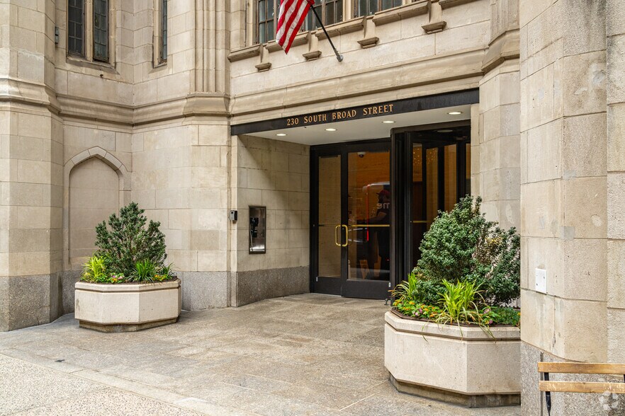 More Photos Of 1405 Locust St, Philadelphia Office For Lease