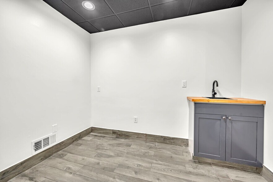 More Photos Of , East Brunswick Office For Sale