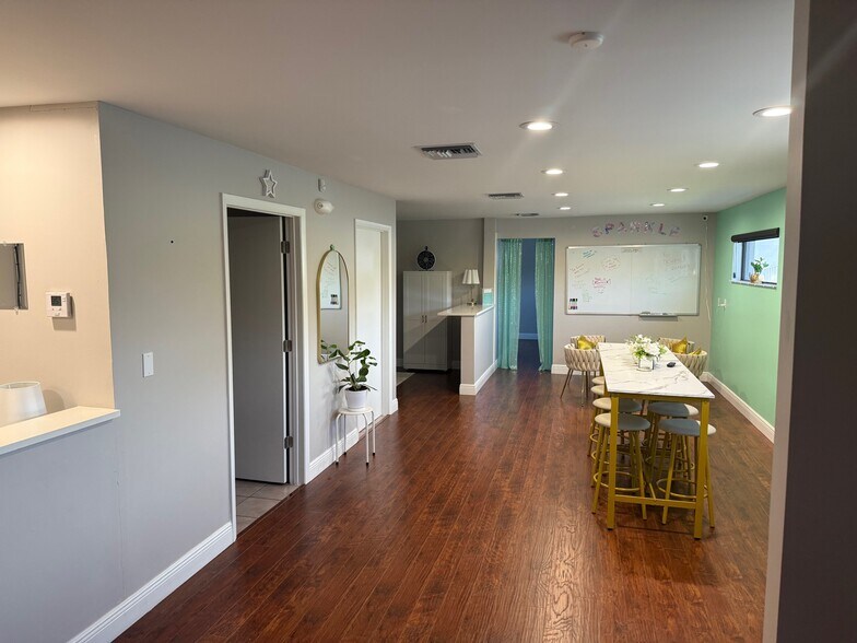 More Photos Of 31081-31089 US Hwy 19 N, Palm Harbor Office For Lease