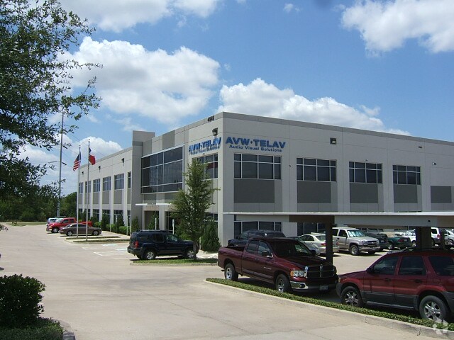 Primary Photo Of 4545 W Davis St, Dallas Distribution For Sale