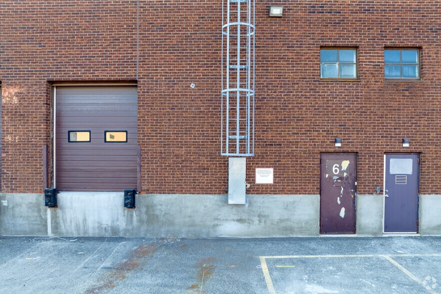 More Photos Of 5288 General Rd, Mississauga Warehouse For Sale