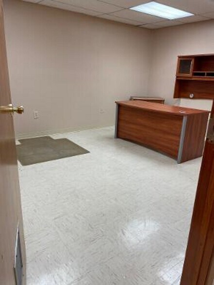 More Photos Of 3035 Paris Ave, New Orleans Medical For Lease