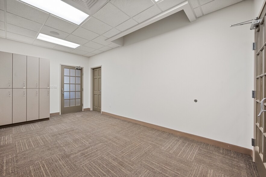 More Photos Of 6102 82nd St, Lubbock Medical For Sale