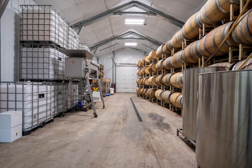 More Photos Of 12000 NW Old Wagon Rd, Carlton Winery Vineyard For Sale