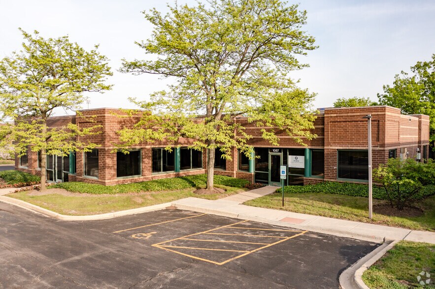 More Photos Of 1091-1099 W Hawthorn Dr, Itasca Unknown For Lease