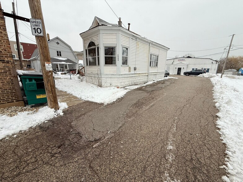 More Photos Of 2628 N Humboldt Blvd, Milwaukee Research And Development For Sale