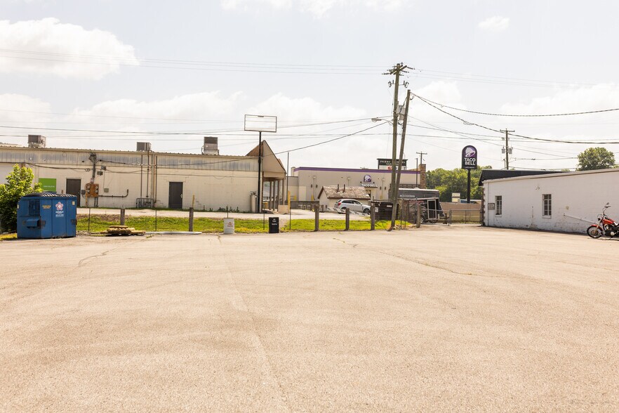 More Photos Of 1007 Smith St, Milton General Retail For Sale