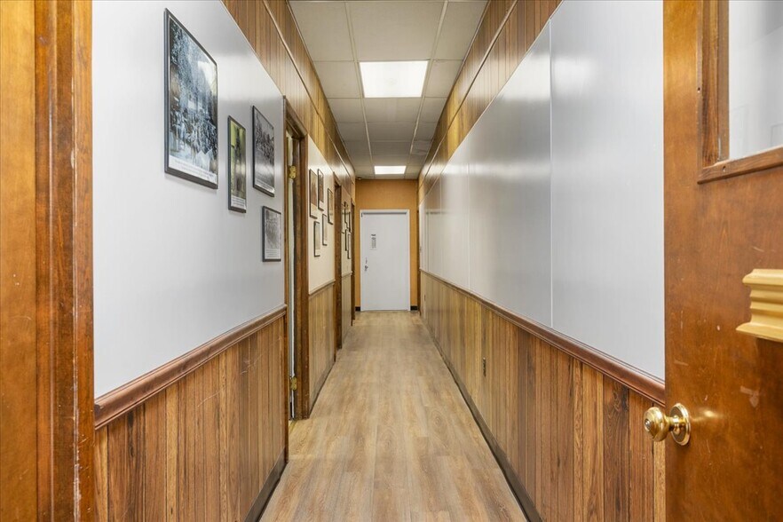 More Photos Of 11 Water St, Front Royal Loft Creative Space For Lease