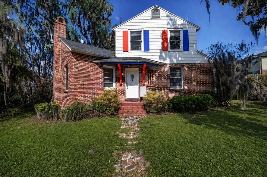 More Photos Of 949 SW 13th St, Gainesville Specialty For Sale