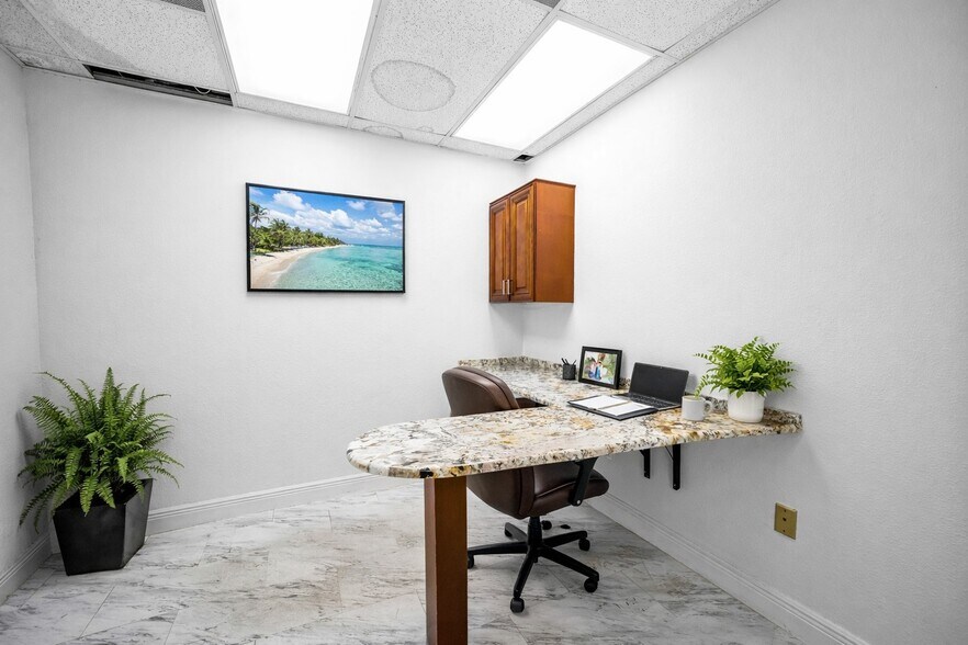 More Photos Of 4021 Central Ave, Saint Petersburg Medical For Lease