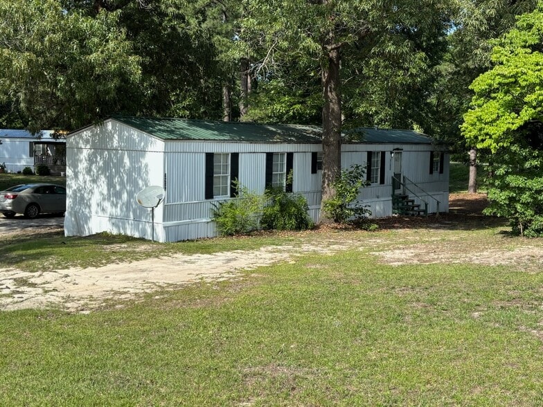 More Photos Of 24 Chase Parker Dr, Linden Multifamily For Sale