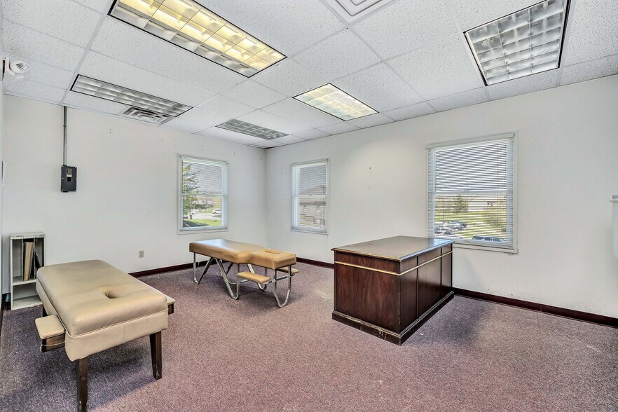 More Photos Of 860 NW Washington Blvd, Hamilton Medical For Lease