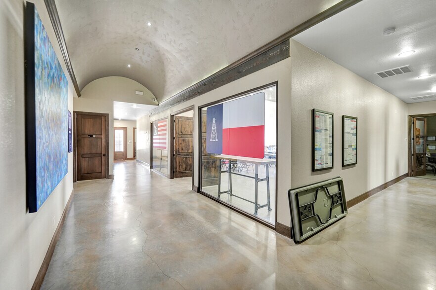 More Photos Of 4313 N County Rd W, Odessa Office For Sale