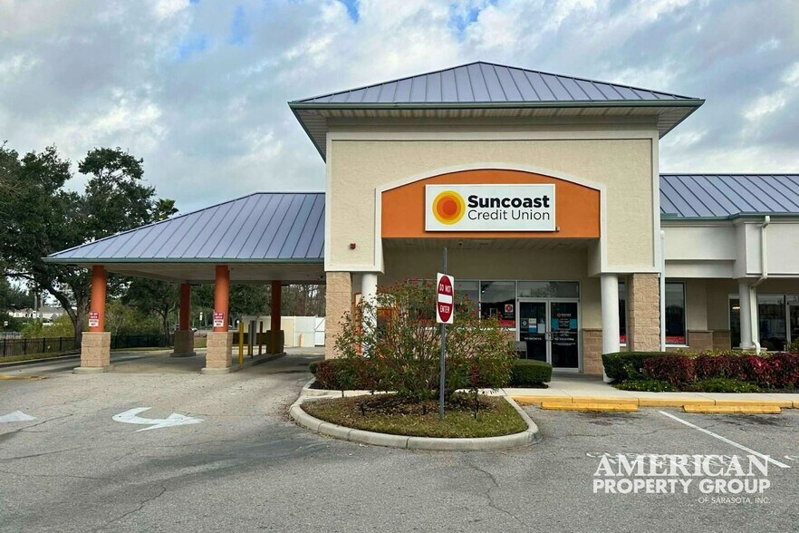 More Photos Of 5851-5871 Fruitville Rd, Sarasota General Retail For Lease