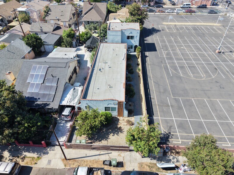 More Photos Of 517 W 42nd Plz, Los Angeles Apartments For Sale