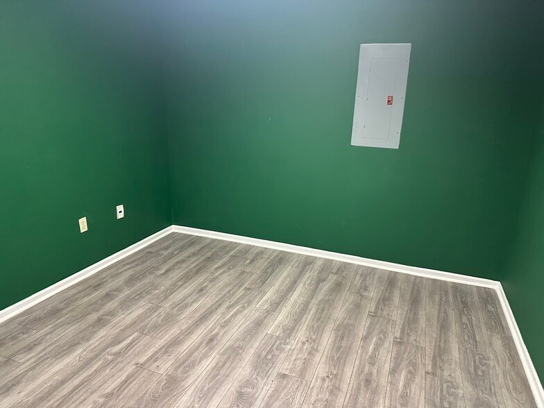 More Photos Of 4290 Belair Frontage Rd, Augusta Light Distribution For Lease