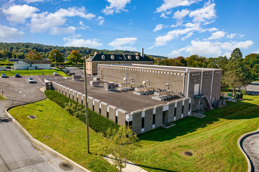 More Photos Of 140 Sipe Ave, Hummelstown Office For Sale