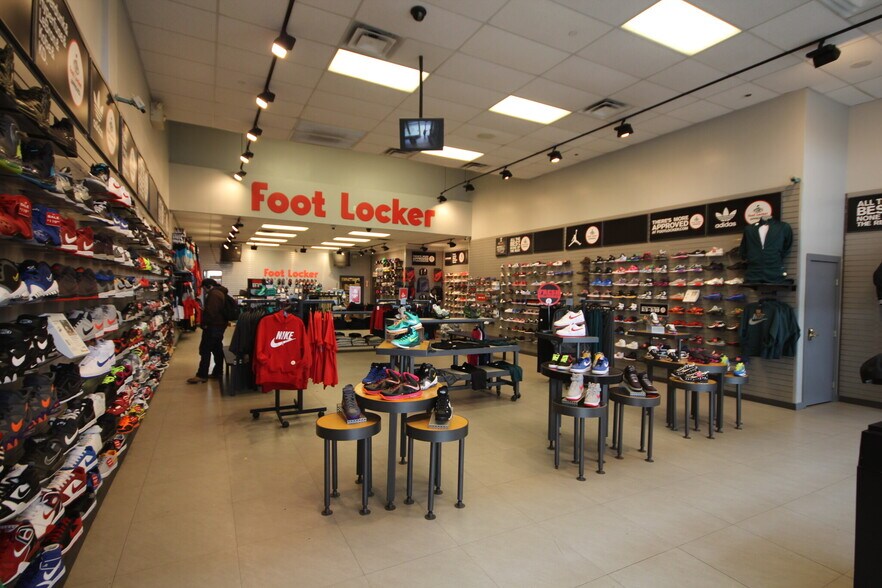 More Photos Of 3965 White Plains Rd, Bronx Freestanding For Lease